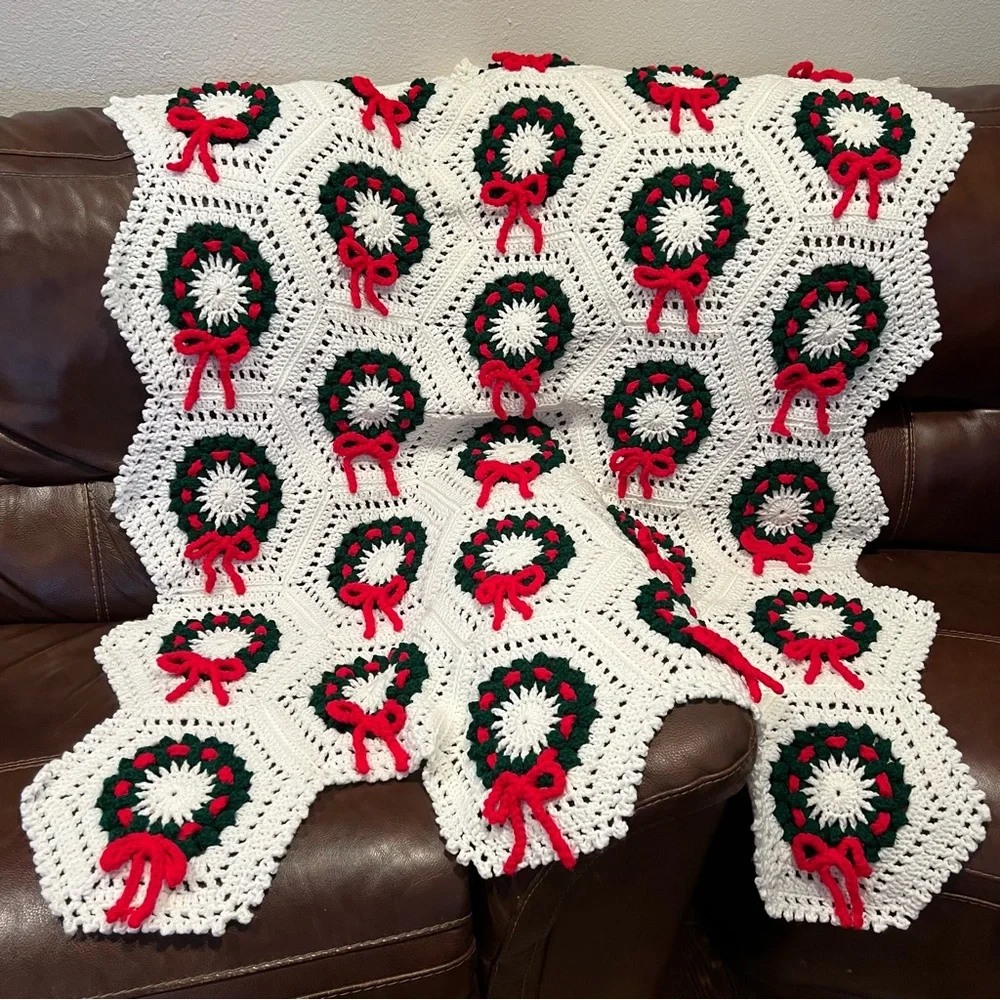 Handmade Festive Christmas Afghan Holiday Wreath Crochet Blanket Red Green White